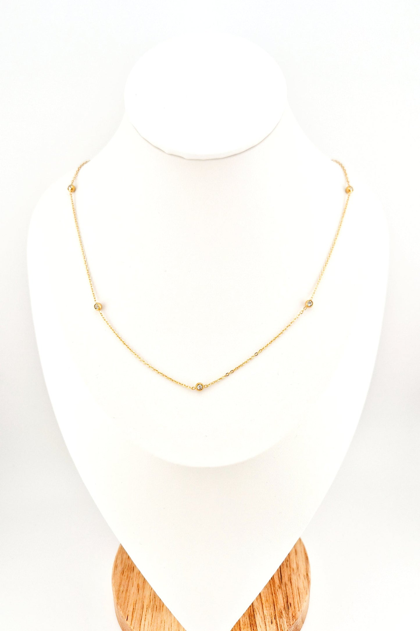 Goldene Halskette Zirkonia, golden necklace, golden necklace cubic zirconia, collier dore, collier dore zirconium, collana dorata, collana dorata zirconia, Zirkonia Halskette, Goldene Halskette, vergoldete Halskette, Halskette, Kette mit Zirkonia Steinchen, elegant golden necklace