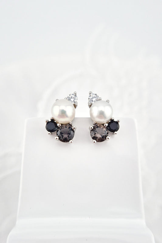 Perlen Ohrringe, Silber Ohrringe, Pearl Earrings, Silver earrings, black earrings, schwarze Ohrringe, Perlen Ohrstecker, Perlen Ohrringe silber, Pear earrings, Süsswasserperlen Ohrringe, Schwarzer Spinell Ohrringe, Ohrringe, Ohrstecker