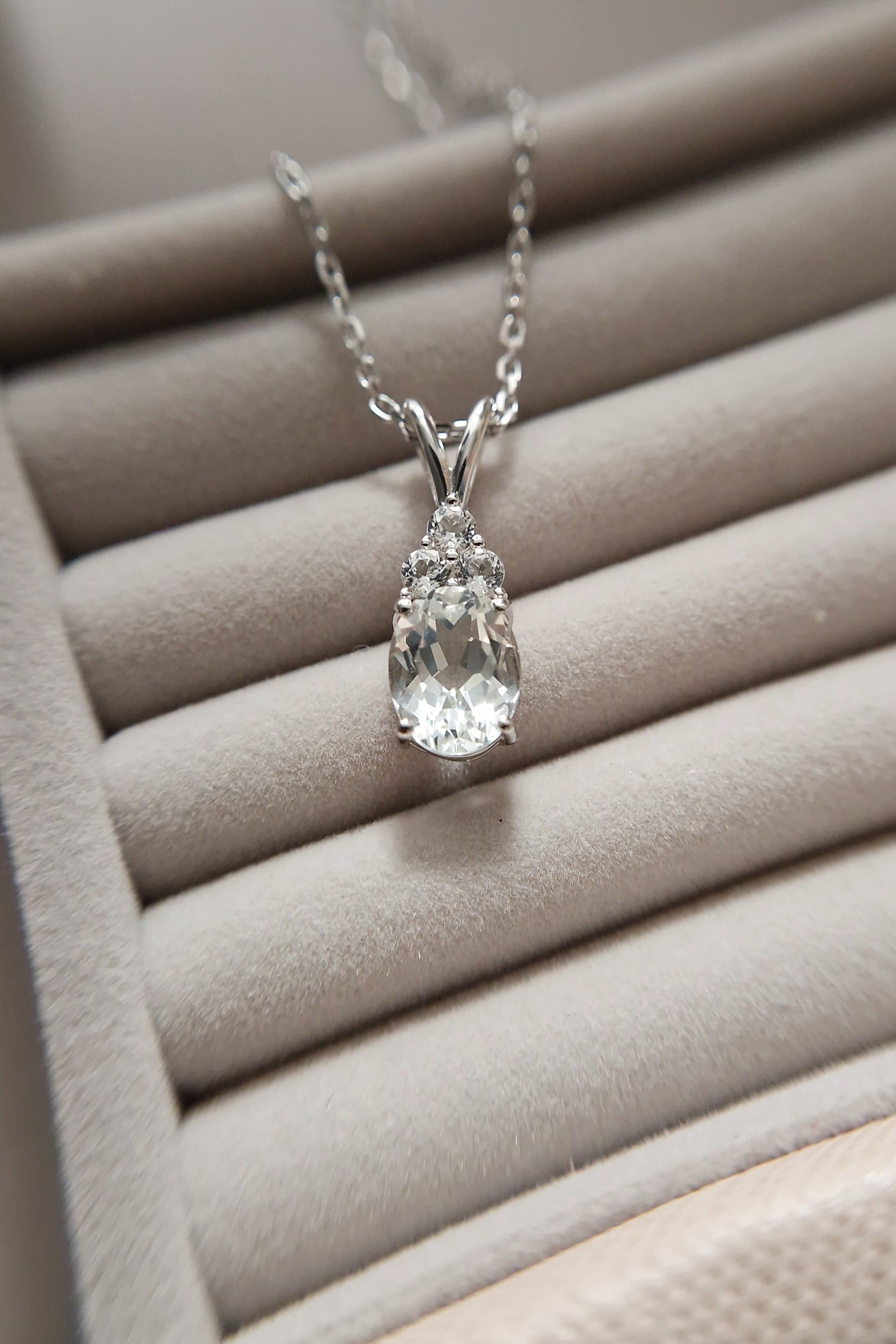 Weiss Topas Halskette, White Topaz Necklace, Topas Halskette, Topaz Necklace, Topaz pendant necklace, pendant Necklace, Anhänger Halskette, Anhänger Kette, Silber Kette, Silber Halskette, Silber Halskette Damen, elegant necklace, timeless necklace, Halskette, necklace 