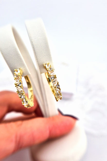 Topas Ohrringe Gold, Topas Ohrringe, topaz earrings gold, topaz earrings, White Topaz Gold Earrings, weiss Topas Ohrringe Gold. goldene Topas Creolen, gold Creolen mit weissen Topas Edelsteinen, hoop earrings, creolen Ohrringe