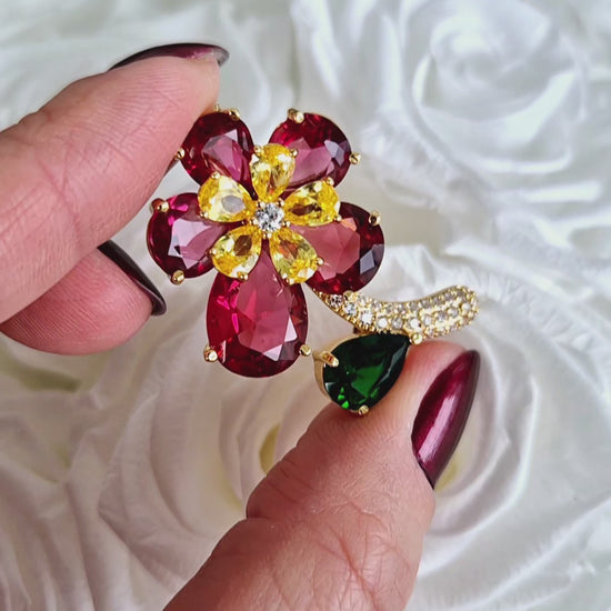 Brosche Rote Blume, goldene Brosche, red flower brooch, golden brooch, broche en or, broche fleur, broche rouge, rote Brosche, red brooch, Brosche, brooch, broach, broche, Blumen Brosche 